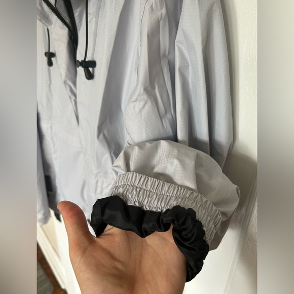 Misty Mountain Waterproof Windbreaker - Picture 11 of 15